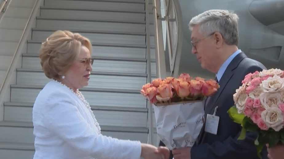 Матвиенко прилетела в Женеву на конференцию