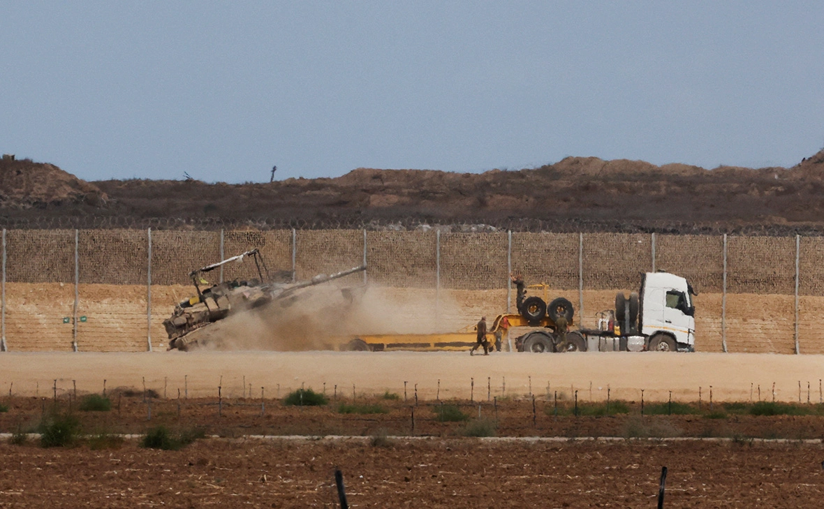 Ammar Awad / Reuters