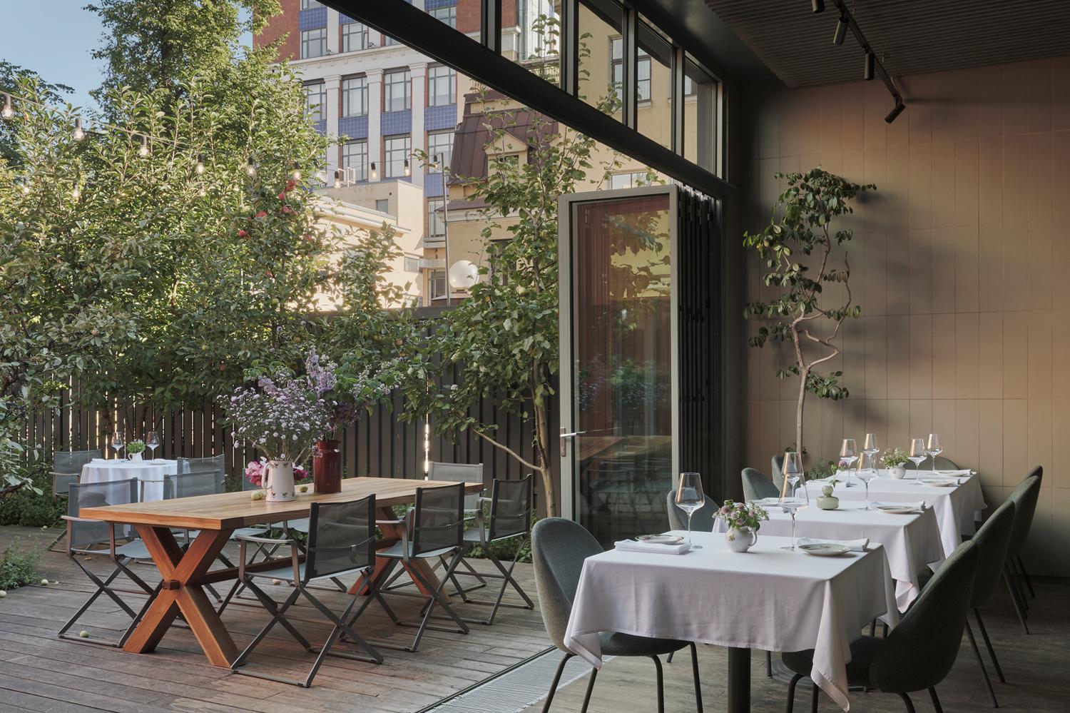 Интерьер ресторана «Сад»