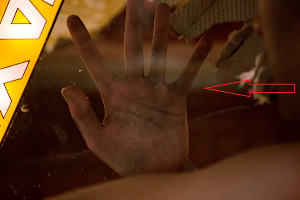 Ладони Лилу стали гораздо чище после прилета в такси Корбена Далласа, кадр из фильма «Пятый элемент»