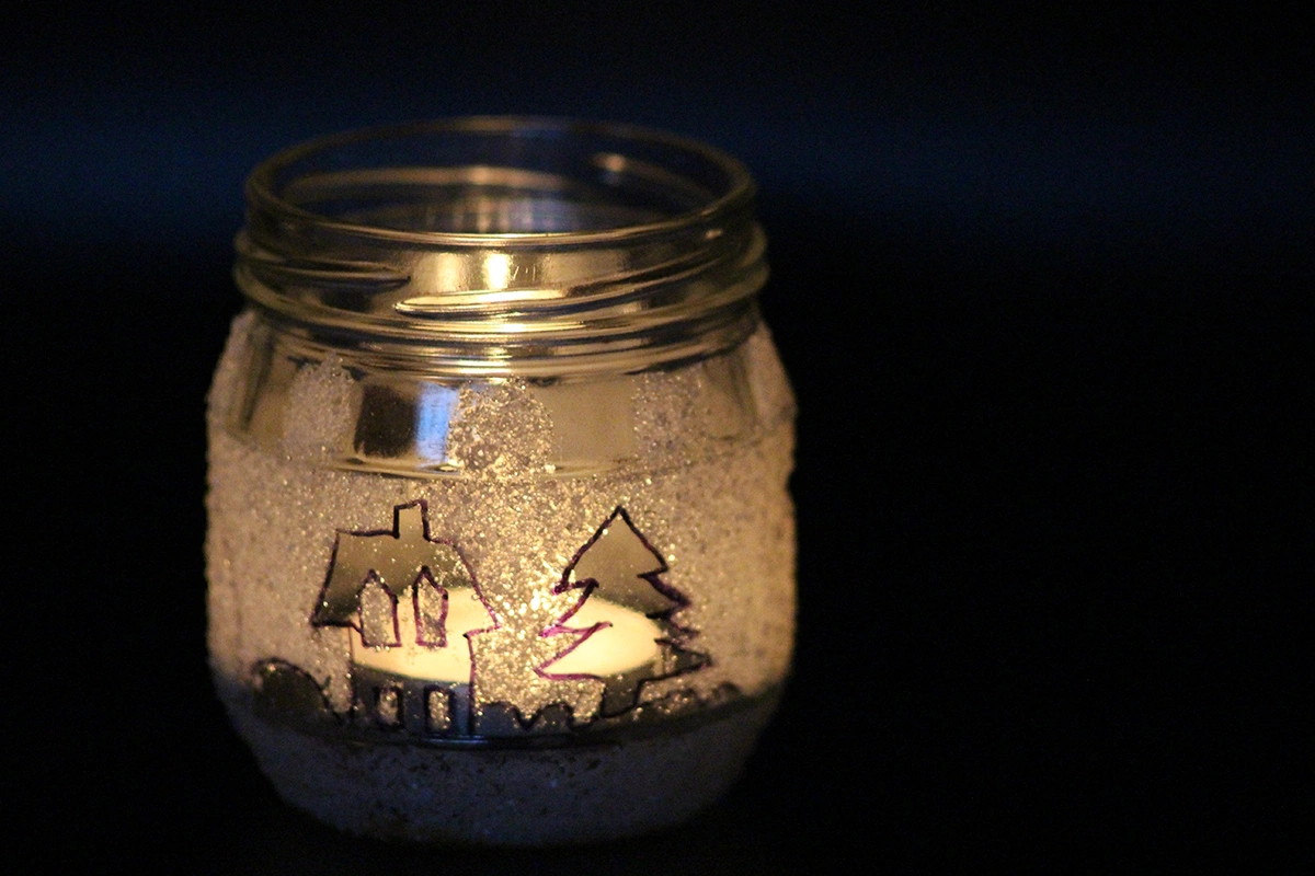 Возьмите за основу емкость необычной формы, например в виде бочонка