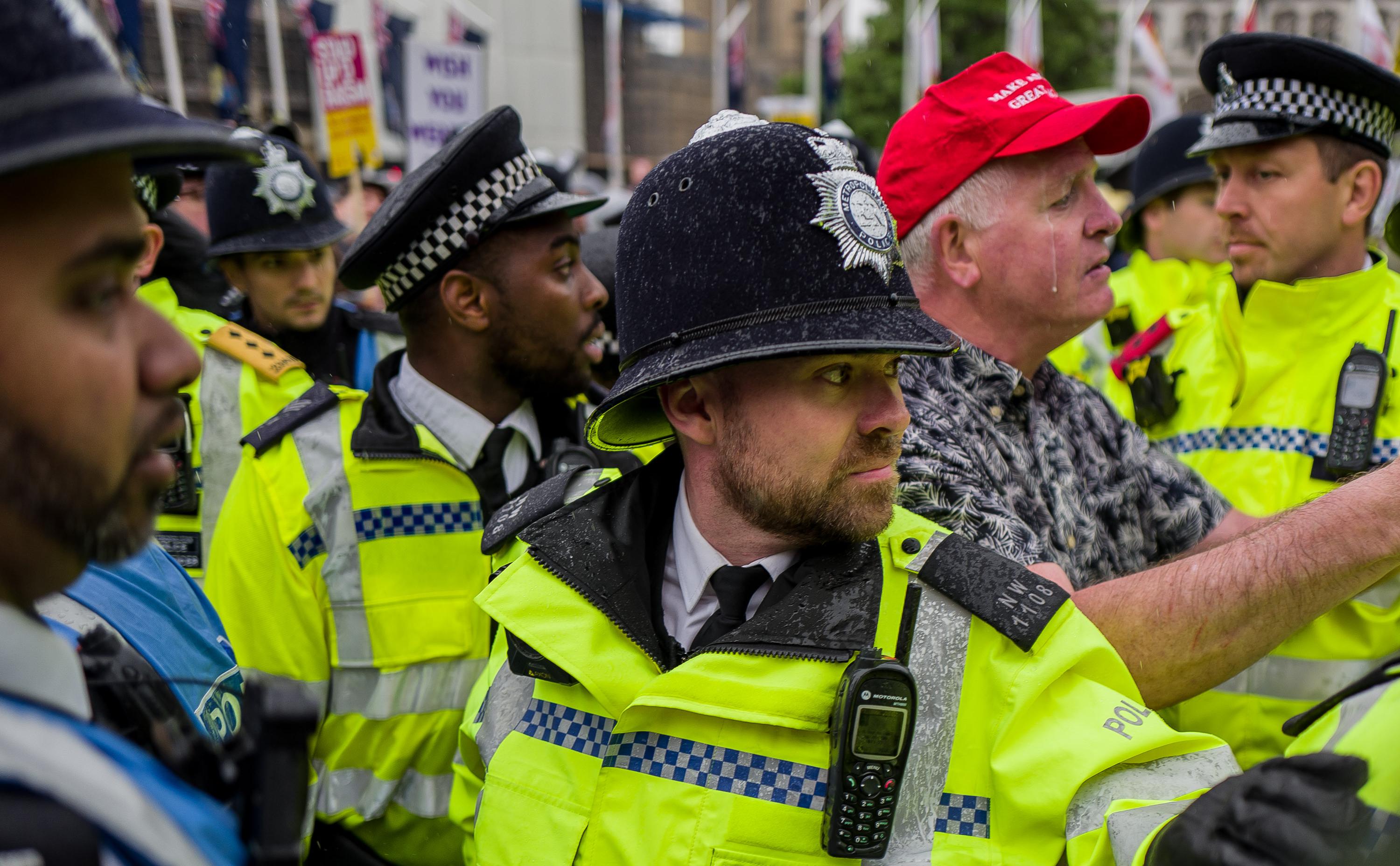 Times узнала о подготовке британской полиции к «экономическим протестам»"/>













