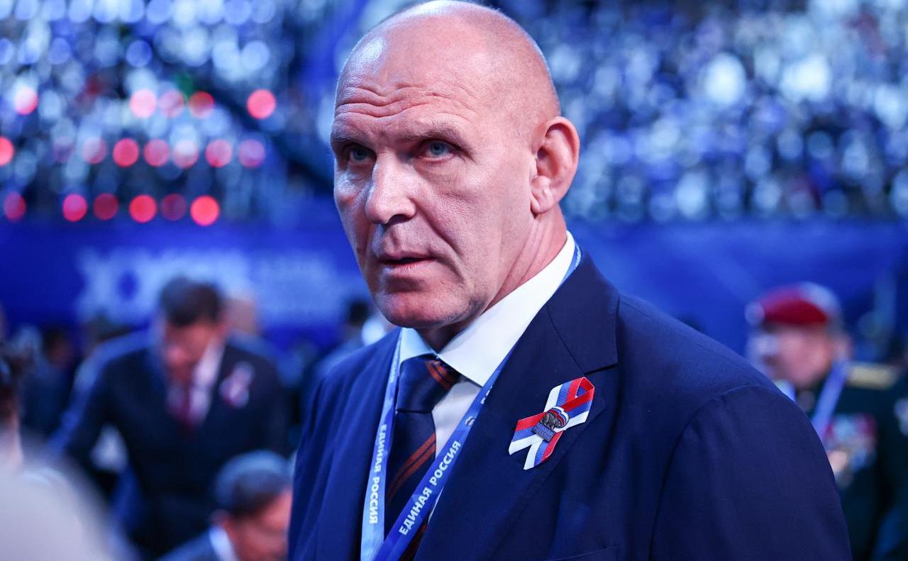 Александр Карелин