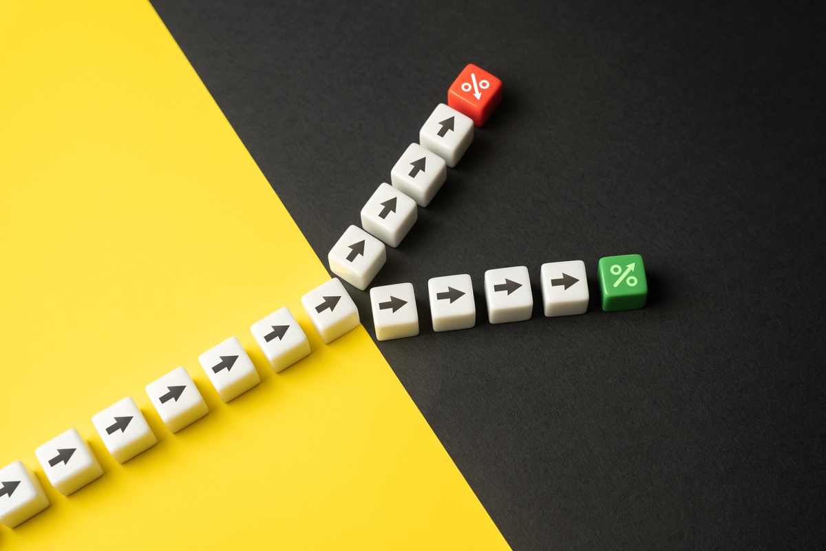 Ряд экспертов, опрошенных &laquo;РБК Инвестициями&raquo;, ожидает, что ЦБ снова может снизить ставку на 200 б.п. &mdash; до 16% годовых. Более широкий шаг может быть вызван позитивными макроданными