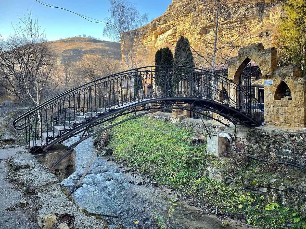 Аликоновское ущелье