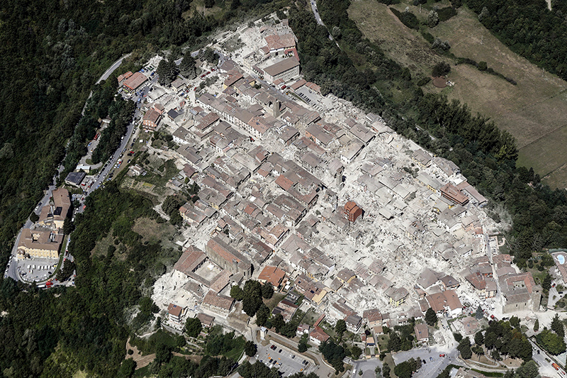 Вид на город ​Аматриче после землетрясения в Италии