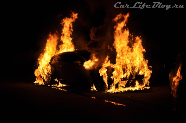 В Иркутске сожгли Bentley Continental GT