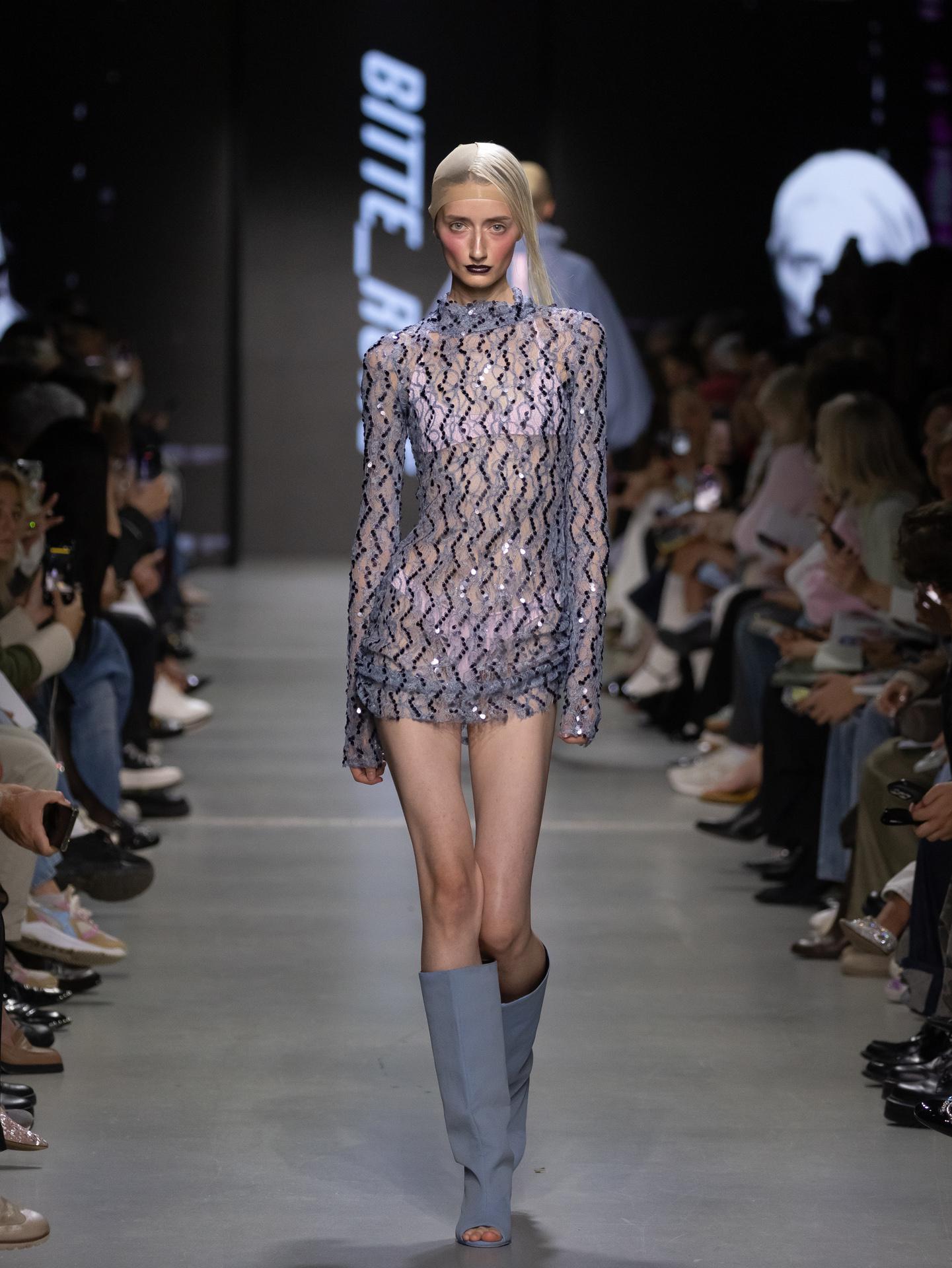 Показ Bitte Ruhe