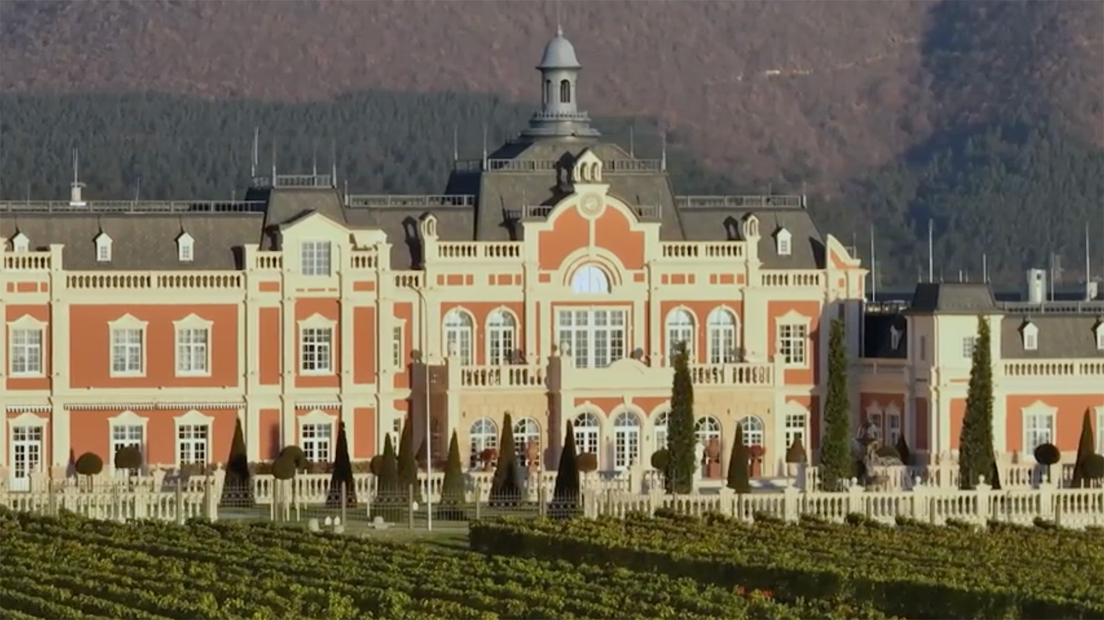 Вышли четвертая и пятая серии второго сезона фильма «Время вина: люди»