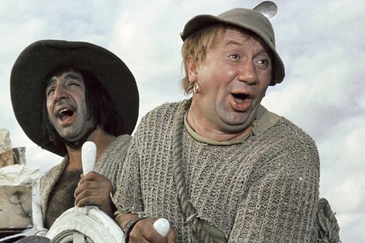 Алексей Смирнов (справа) в фильме «Айболит-66» (1966)