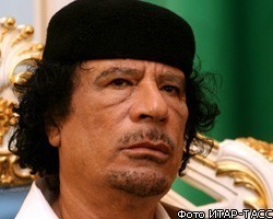 М.Каддафи назвал "безумным" признание незаконности его власти