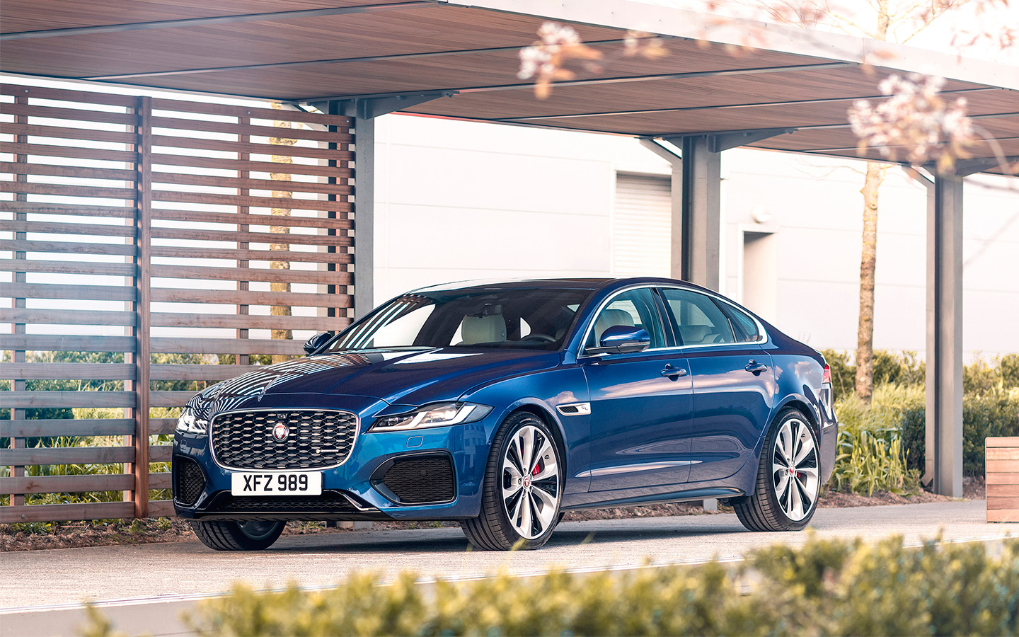Jaguar объявил рублевые цены на обновленный XF