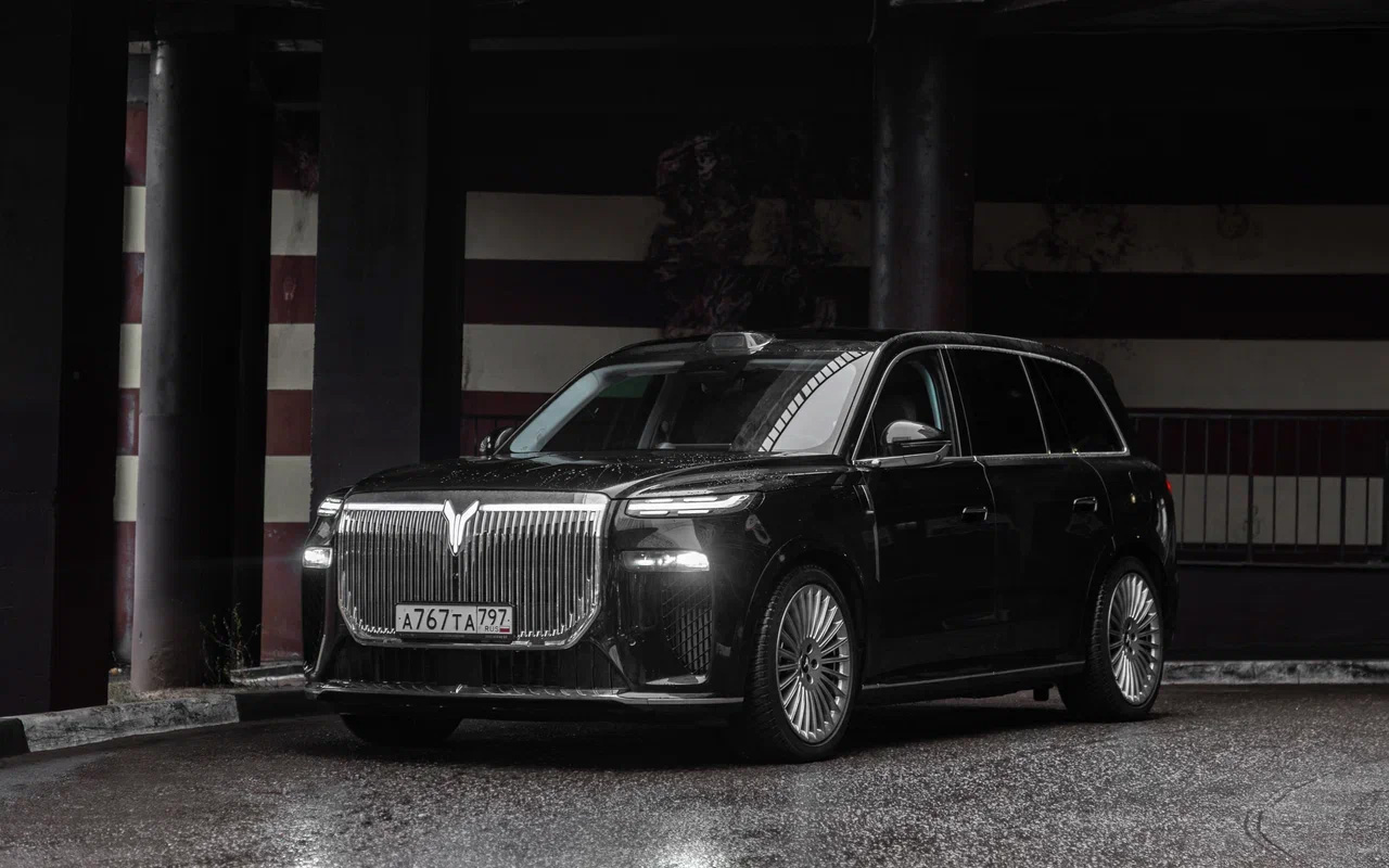 По длине Voyah Taishan настолько огромен, что не помещается на&nbsp;обычное парковочное место