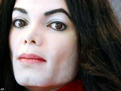 Певец Майкл Джексон умер от сердечного приступа