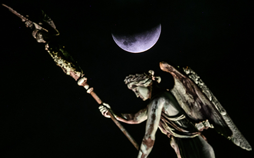 Частичное лунное затмение 17 июля. Фоторепортаж