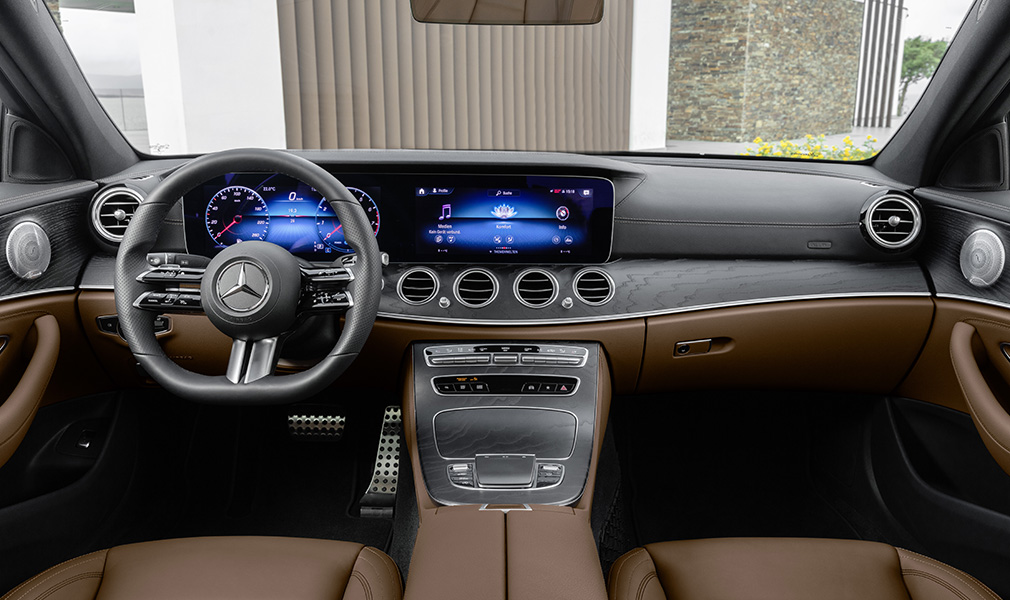 Новый Mercedes E-Class: сам ездит по пробкам и реагирует на голос