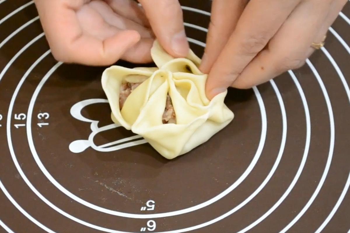 Как лепить манты в форме цветка