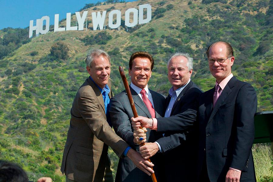 Damian Dovarganes / AP