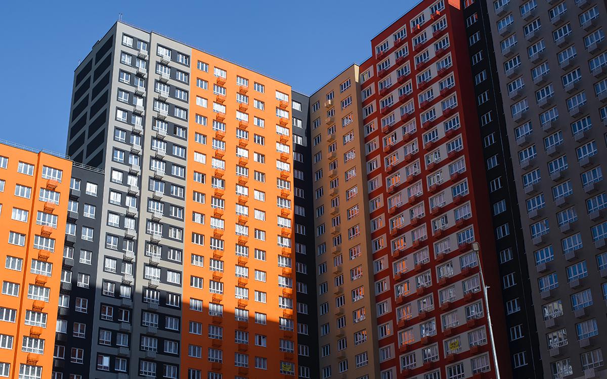 Спрос на новостройки Москвы и области снизился за год почти на 20% | РБК Недвижимость