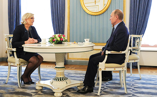 Путин принял Ле Пен в Кремле и обещал не вмешиваться в выборы во Франции — РБК