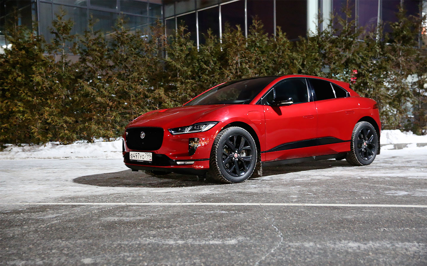 Смена привычек. Зимний тест электрического Jaguar i-Pace