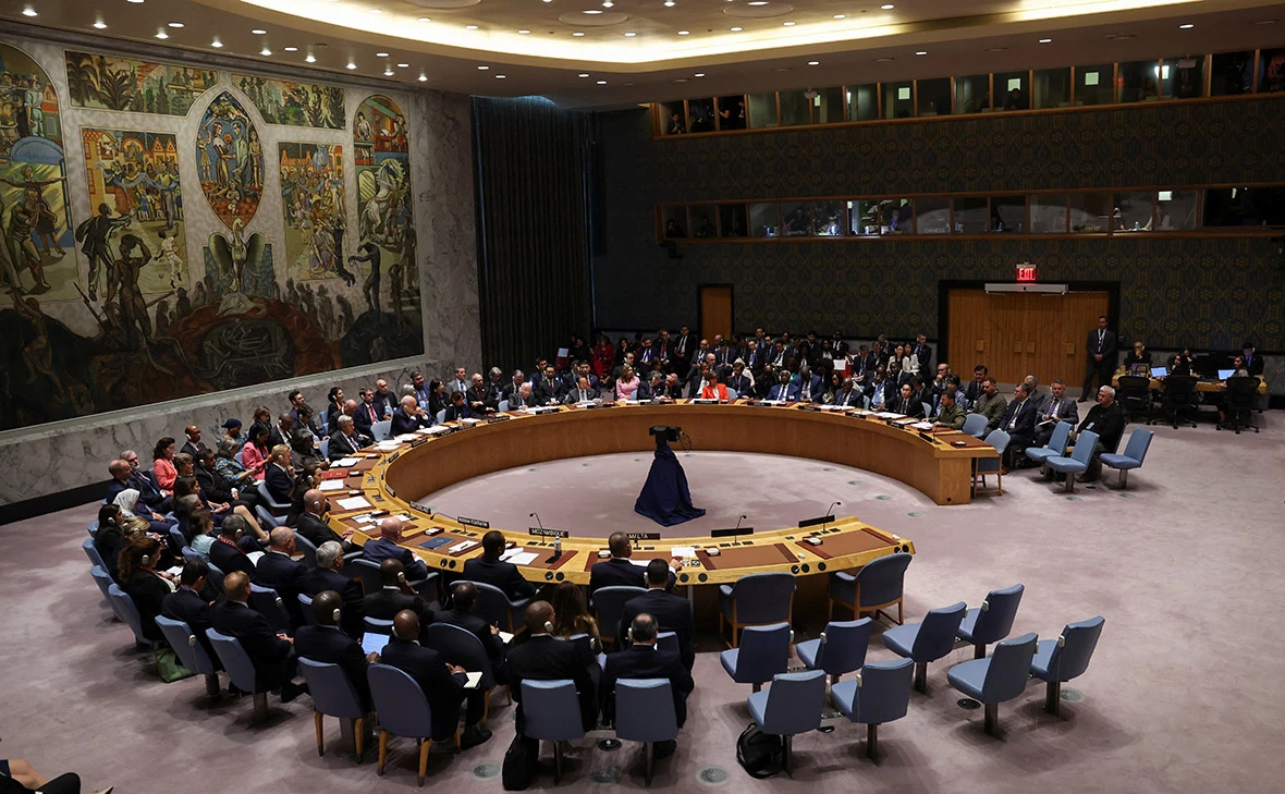 Mike Segar / Reuters