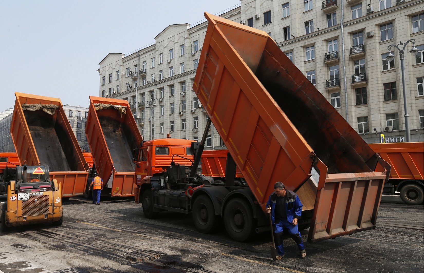 Для укладки нового асфальта 24 июля Тверскую перекрыли на целый день&nbsp;