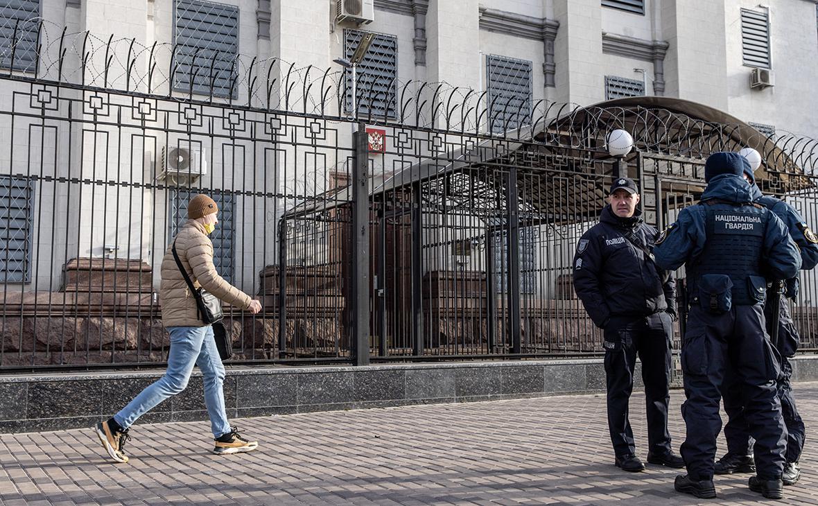 Вид на здание посольства России в Киеве