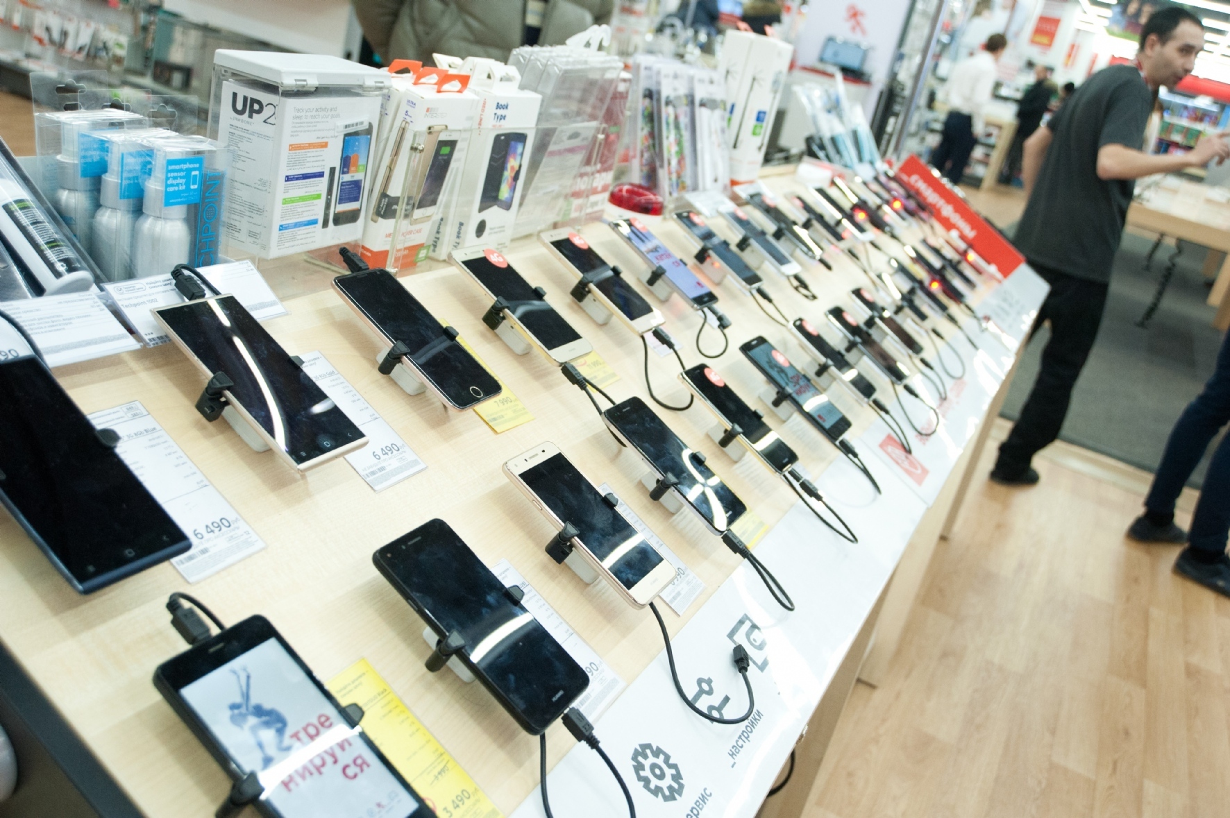Xiaomi, realme, iPhone: как меняются цены на смартфоны в Петербурге — РБК