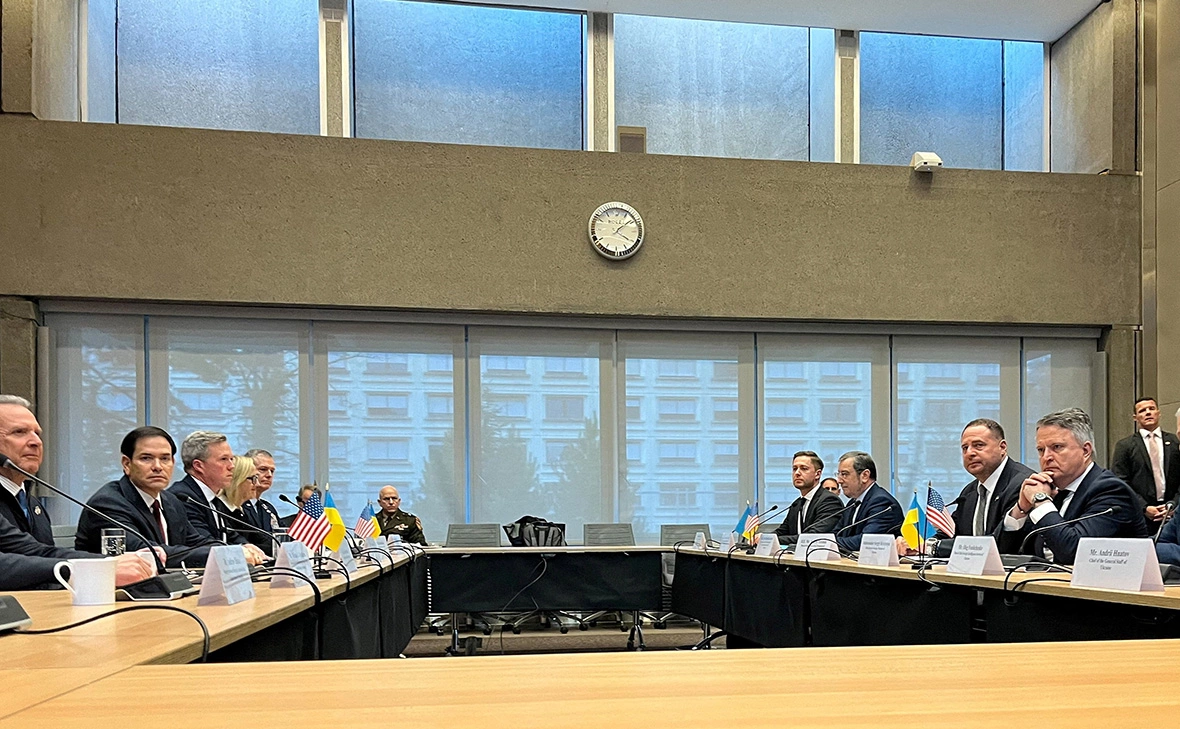 Emma Farge / Reuters