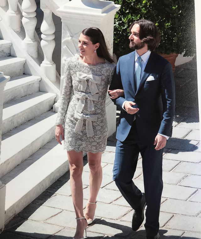 Шарлотта Казираги в платье Saint Laurent на своей свадьбе с Дмитрием Рассамом, 2019
