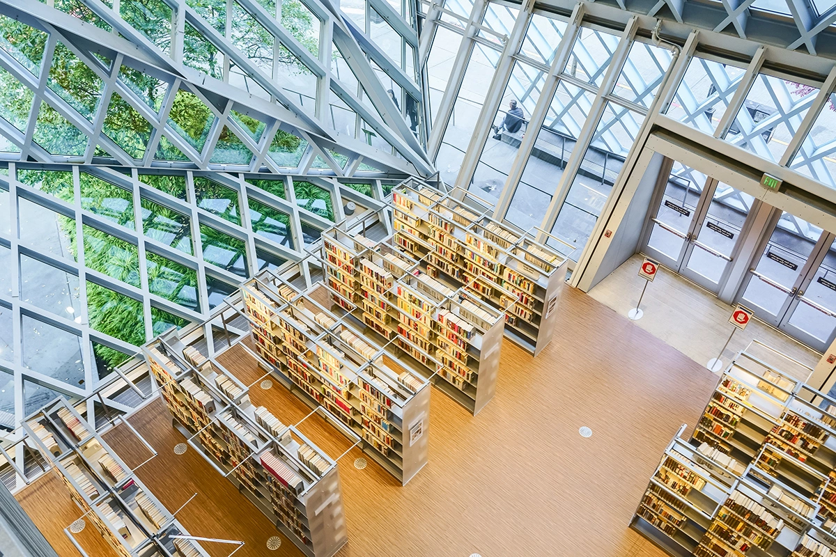 Интерьер публичной библиотеки Сиэтла, США