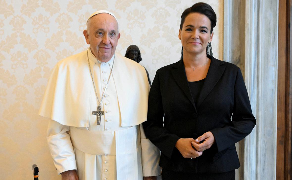 Папа римский Франциск и Каталин Новак