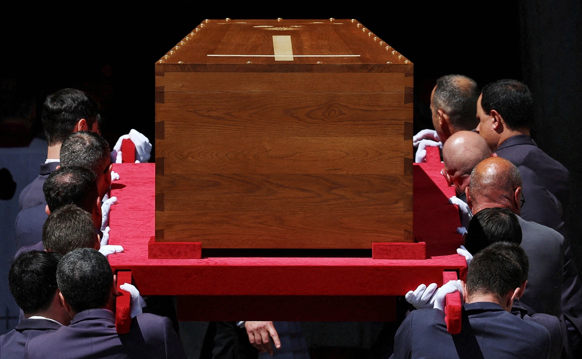 Claudia Greco / Reuters