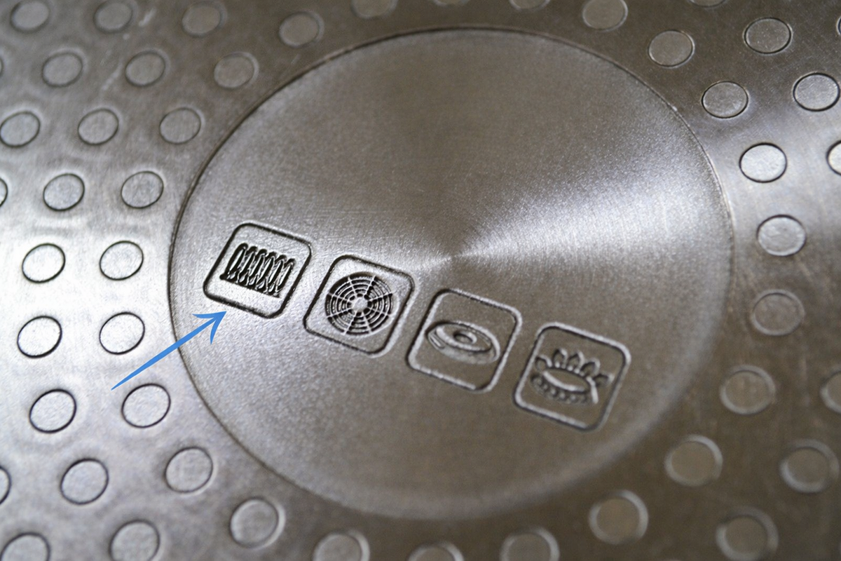 Ищите маркировку на обратной стороне посуды либо на этикетке