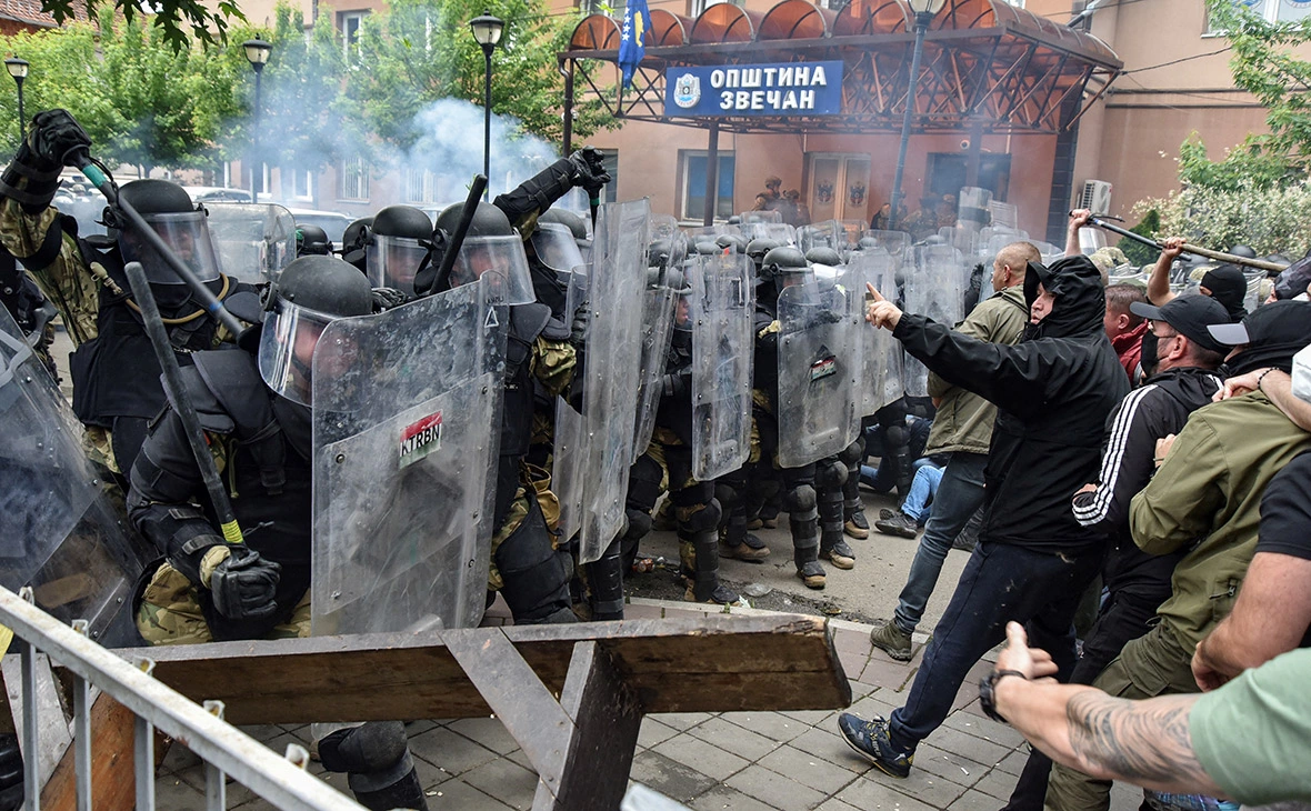 Laura Hasani / Reuters