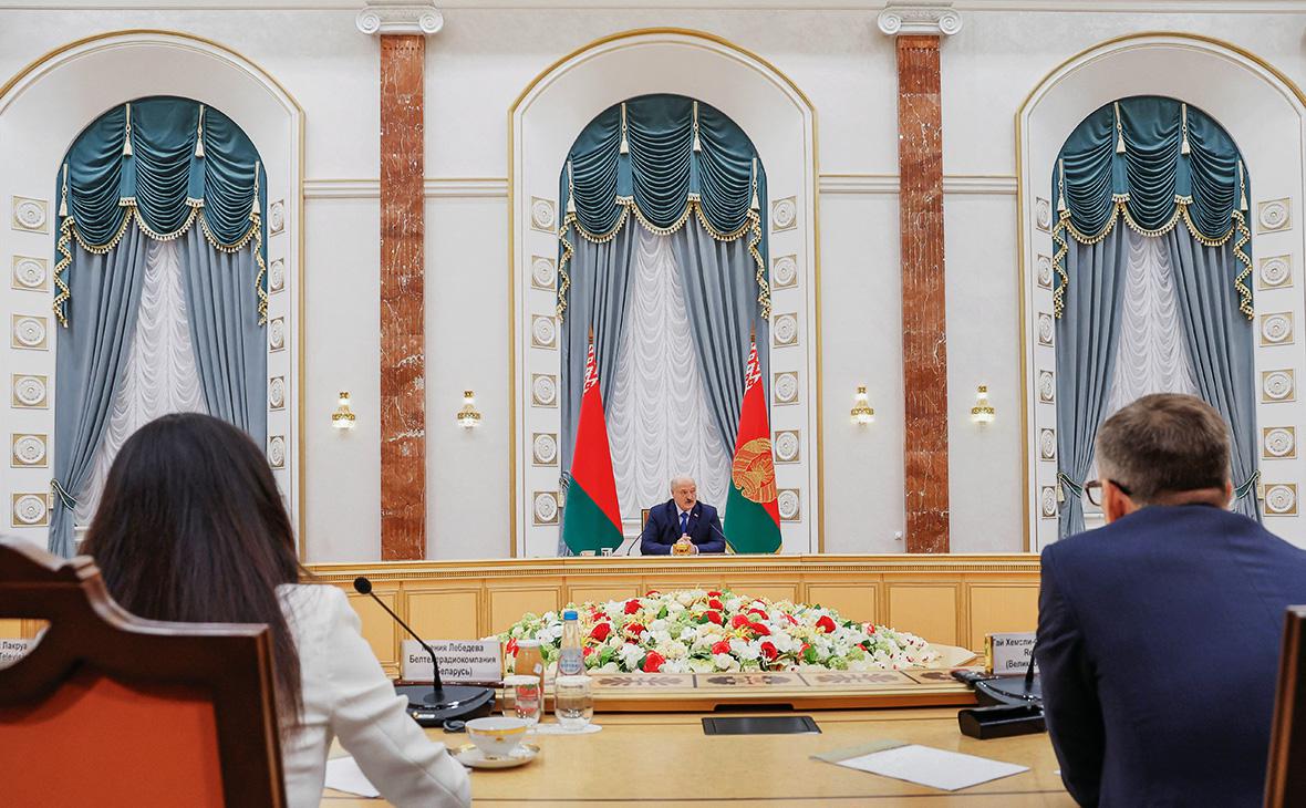 Александр Лукашенко на встрече с представителями зарубежных и белорусских СМИ