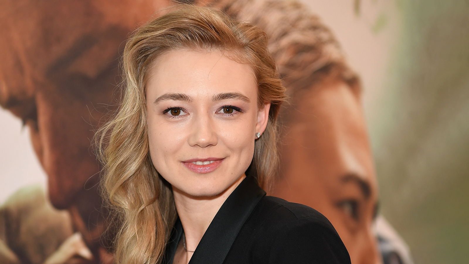 Әйелдің қырынбаған кискасы