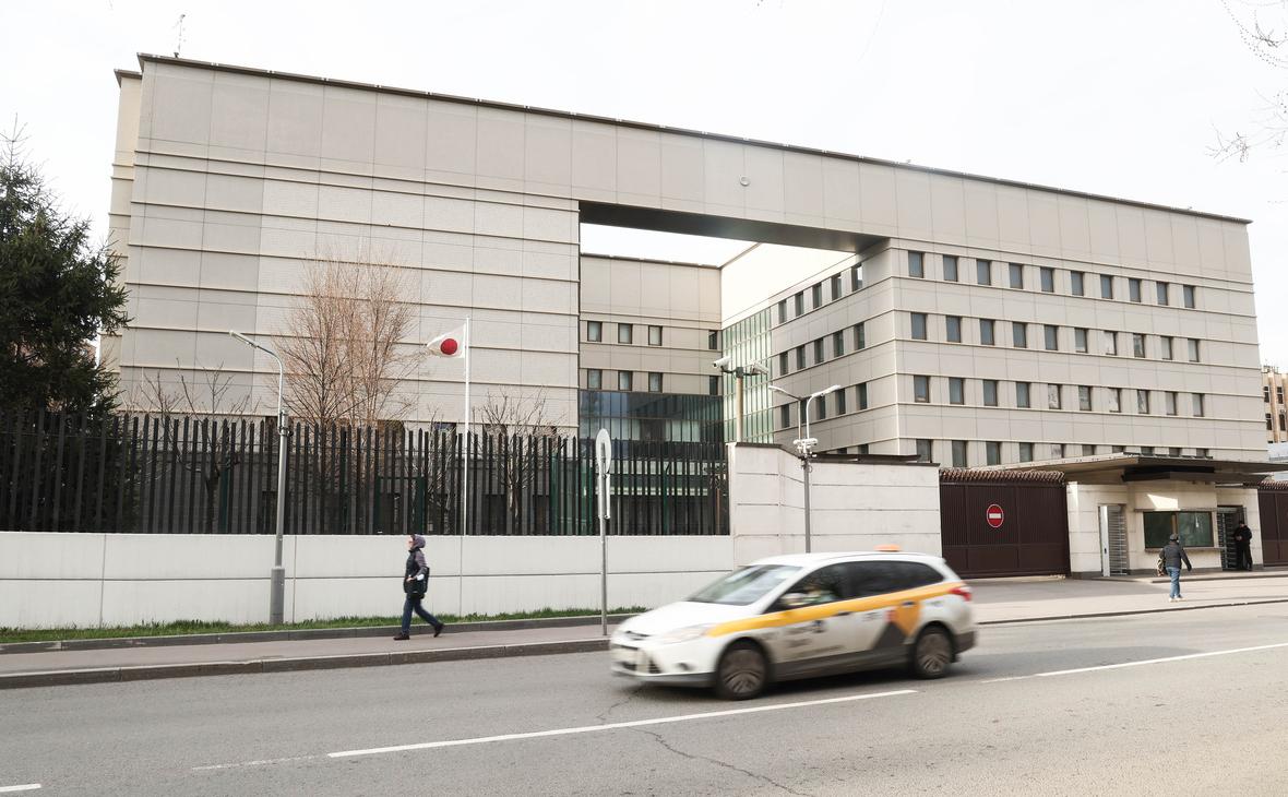 Токио закроет все «Японские центры» в России
