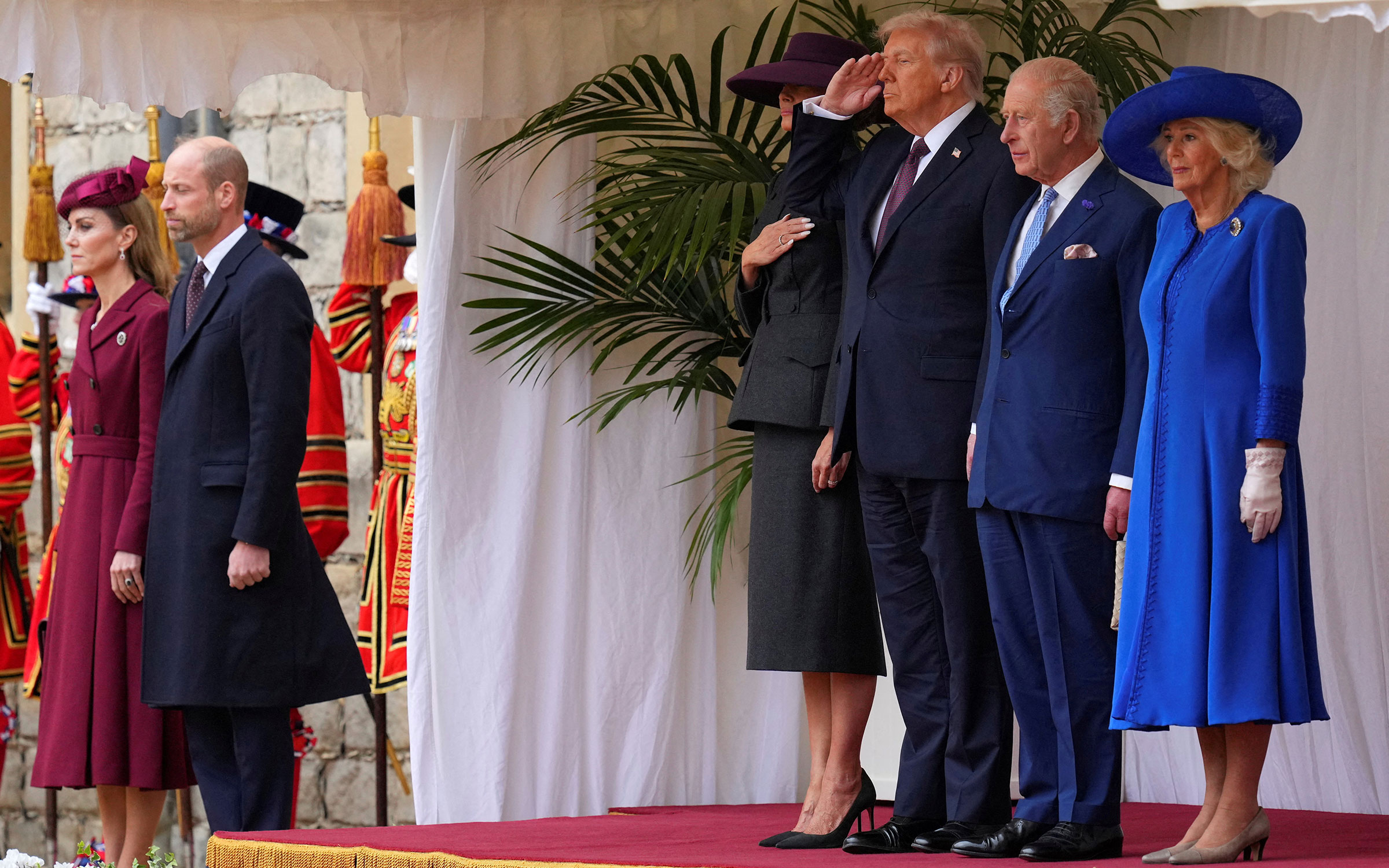 Церемония приветствия президента включала исполнение&nbsp;гимна США.