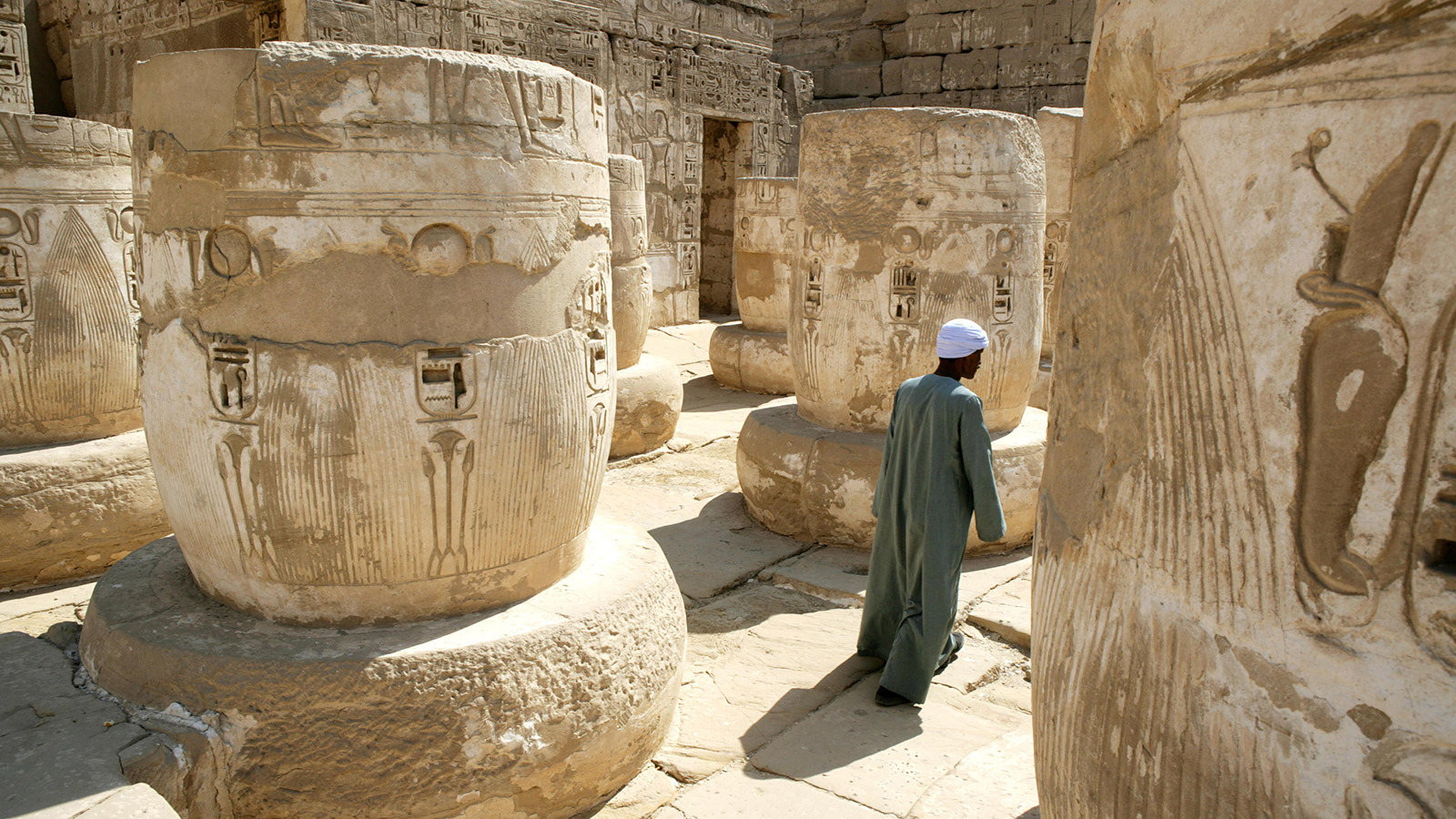 <p>Погребальный храм Рамсеса III</p>