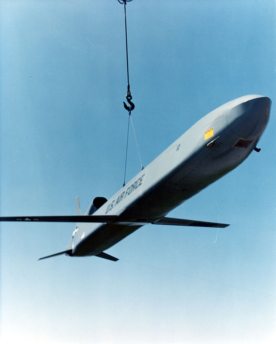 Крылатая ракета воздушного базирования AGM-86B, которую размещают на самолете B-52
