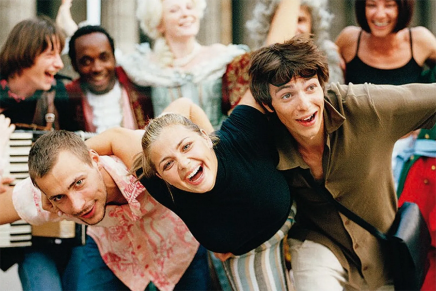 Евгений Цыганов, Ирина Пегова и Павел Баршак в фильме Алексея Учителя «Прогулка», 2003 год