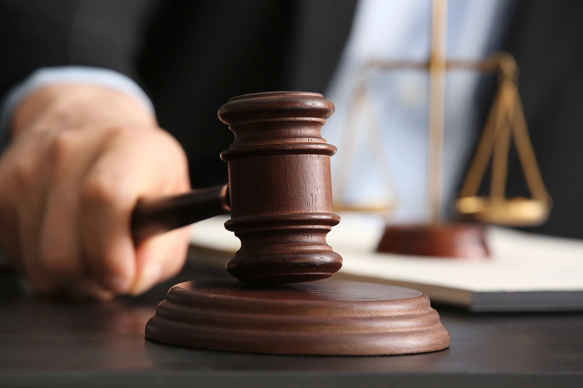 Исполнительный лист выдают после того, как решение суда вступит в законную силу