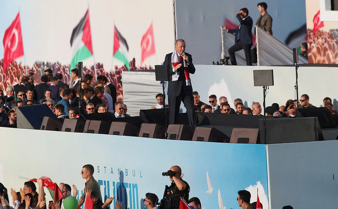 Dilara Senkaya / Reuters