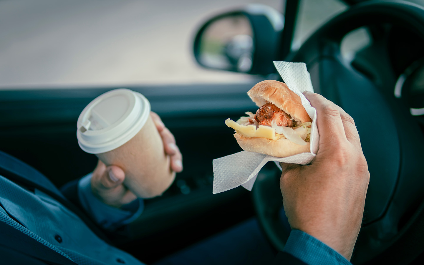 Нарушение режима питания и сна также дестабилизирует серотониновую и дофаминовую системы