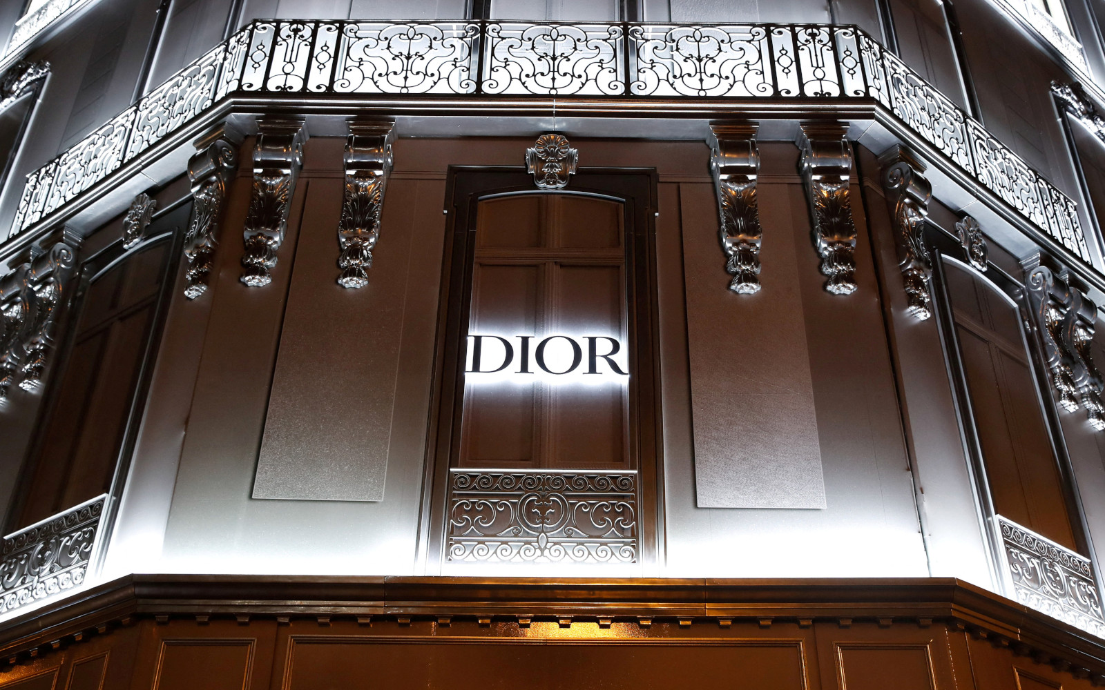 Магазин Dior в Париже, Франция