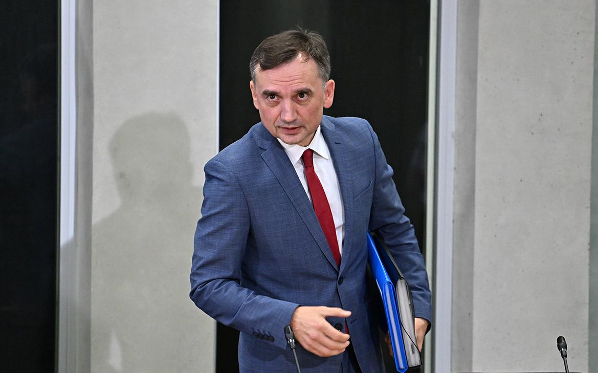 Бывший польский министр получил убежище в Венгрии