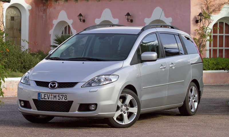 Mazda привезла в Россию новый «народный автомобиль»