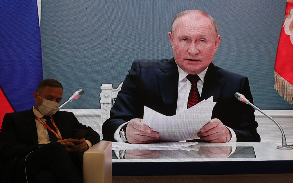 Путин поручил «застраховать» инвестиции россиян в акции как вклады